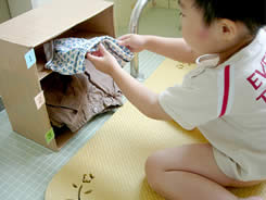 お着替え中 お着替え中